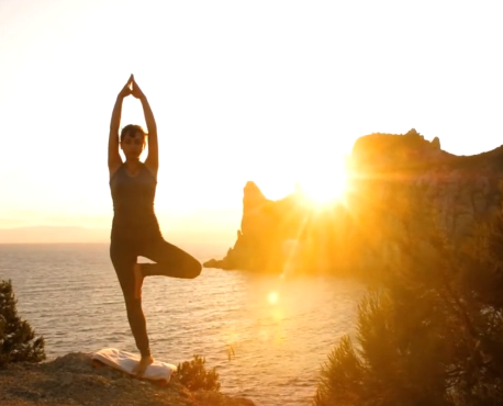 mujer meditando