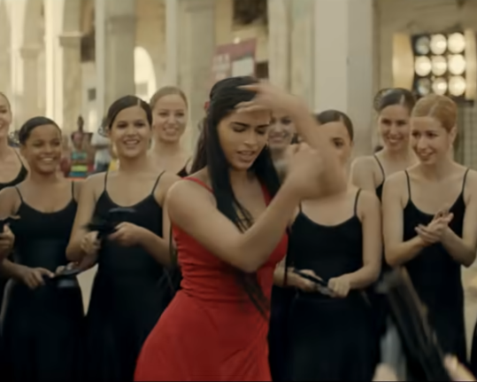 mujeres bailando