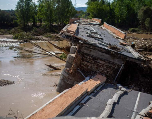 puente destrozado